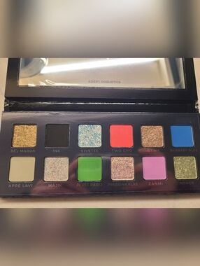 Adept Cosmetics Vivette Eyeshadow Palette